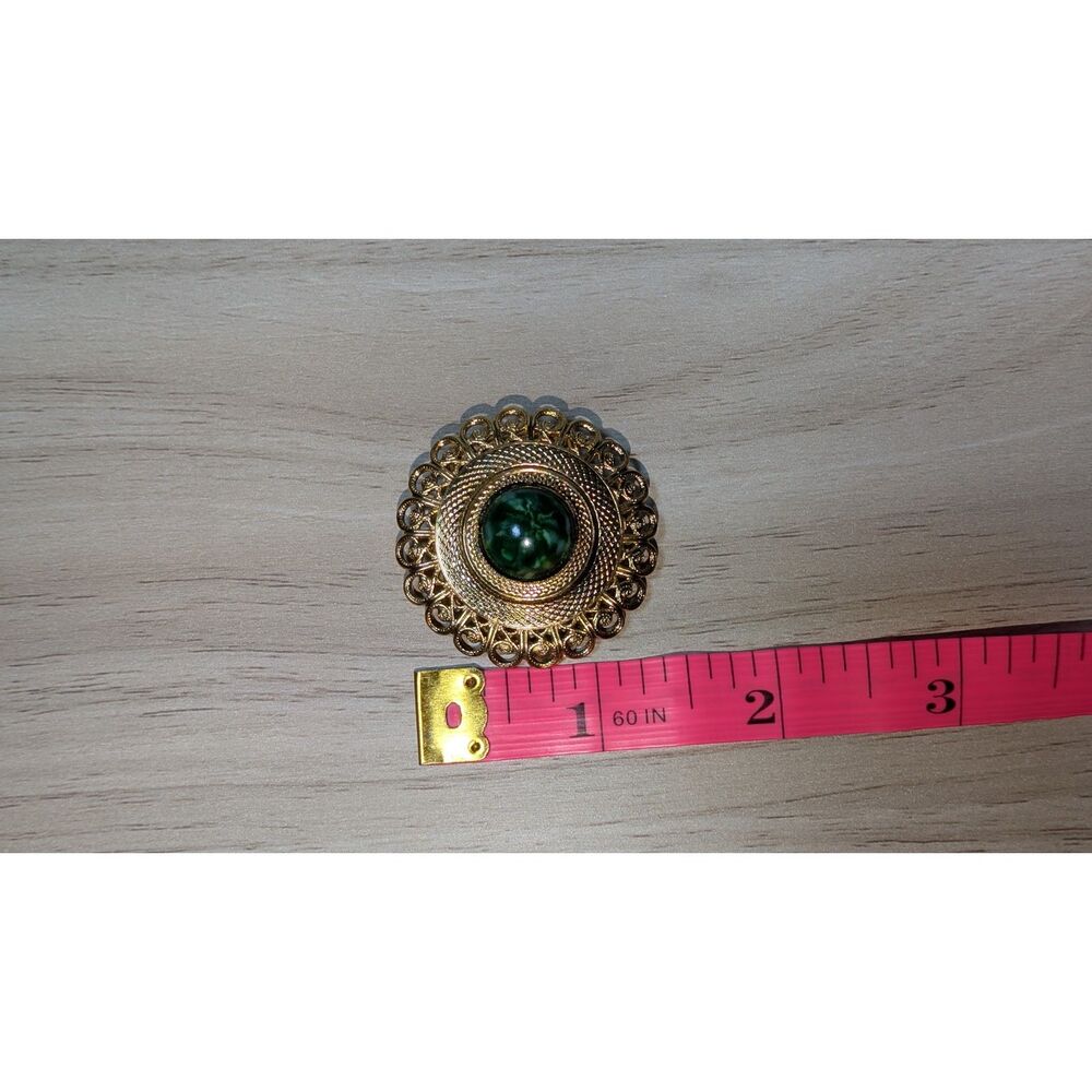Vintage Gold Tone Filigree Scarf Clip Green Faux Malachite Cabochon Round